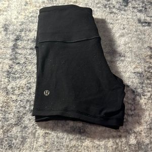 black lululemon spandex